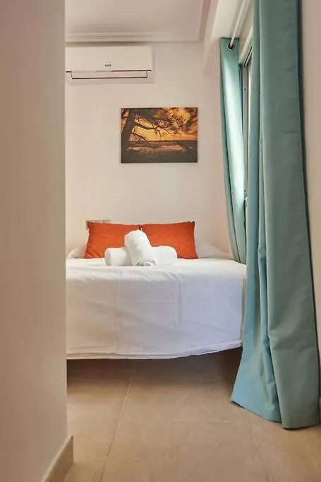 Stunning Penthouse Terrace & Pool, Free Parking Apartment Vera